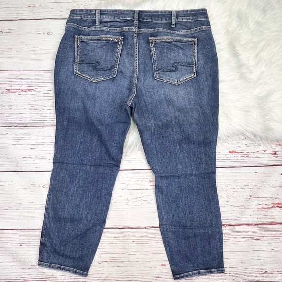 👖|•SILVER JEANS•| Avery Skinny Jeans Size 24👖 - Picture 2 of 9